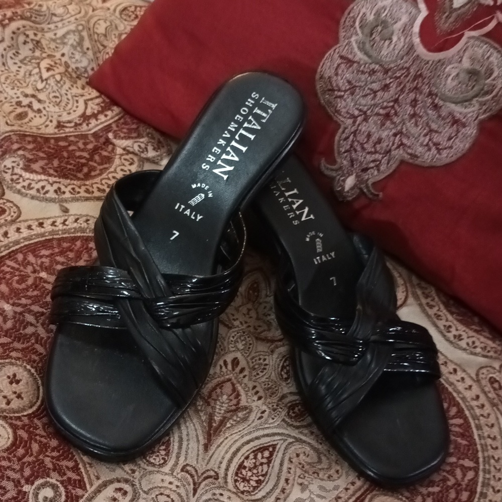 size 7 Italian Shoemakers black wedged sandal - Picture 17 of 17